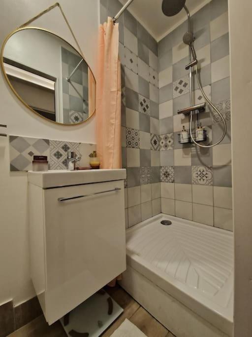 Ferienwohnung Studio Cosy - Coeur Du Vieux Lyon Exterior foto